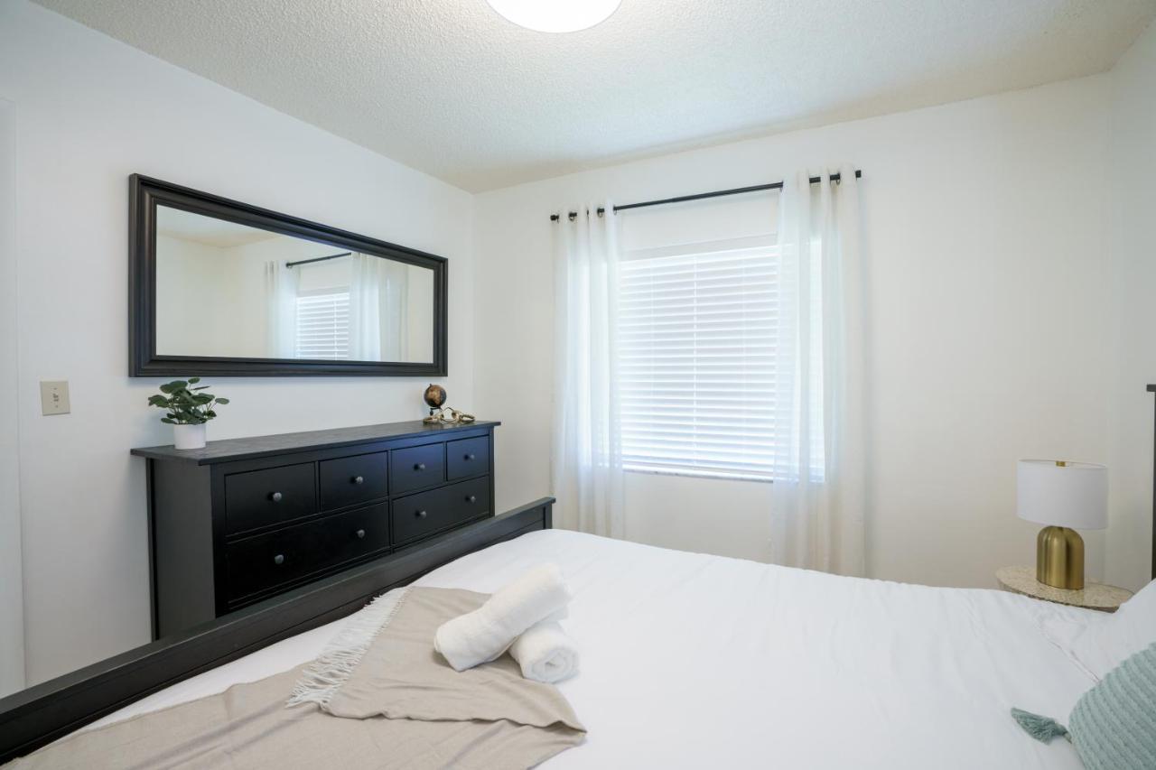 Modern 2 Bedroom In The Heart Of Wynwood Art District Маямі Екстер'єр фото