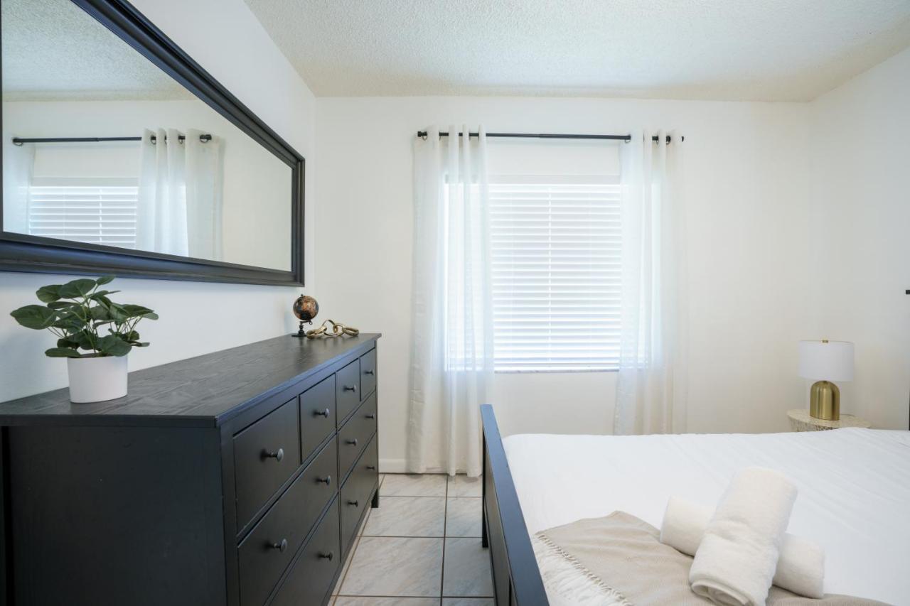 Modern 2 Bedroom In The Heart Of Wynwood Art District Маямі Екстер'єр фото